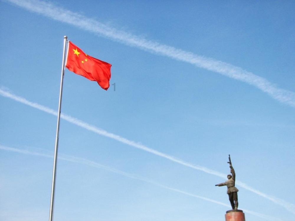 救援受困的小恐龙